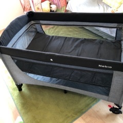 折りたたみベビーベッドの画像