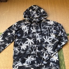 ヤシの木柄🌴長袖パーカー×ハーフパンツのセットアップの画像