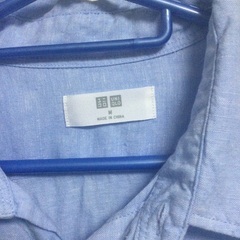 ユニクロ　メンズシャツ　水色の画像