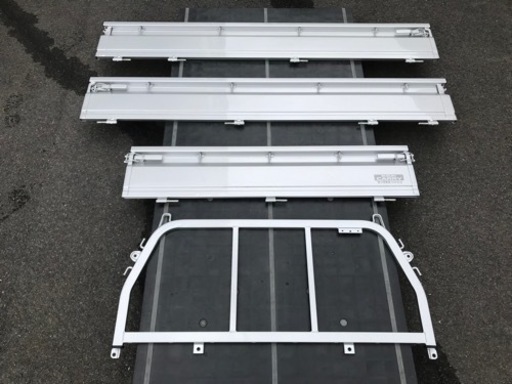 【新車取り外し品】スズキ　キャリー　シルバー　あおり　鳥居 4点セット