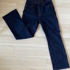 UNIQLOジーンズレディースの画像