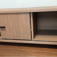 テレビ台　キャスターつき