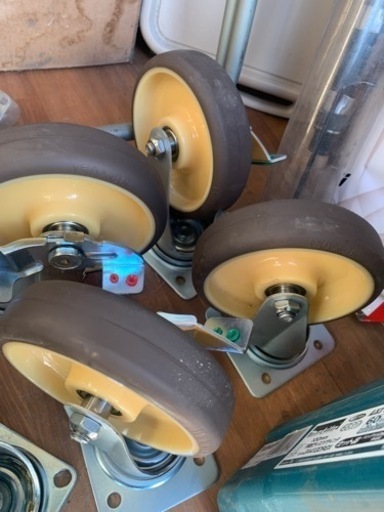 サイズいろいろ新品？車輪まとめて