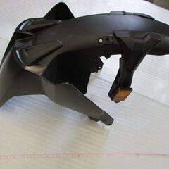 ホンダ　CRF1000L　アフリカツイン　純正　フロントフェンダー　61100-MJP　中古品の画像
