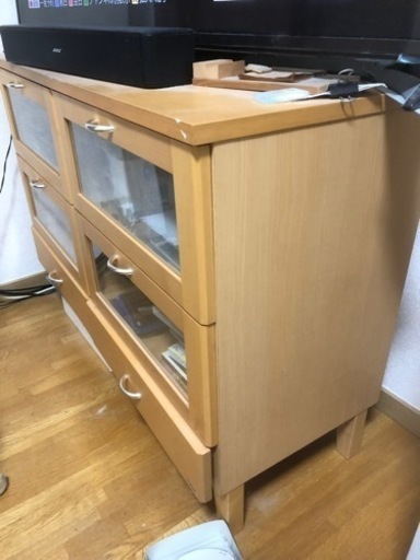 木製のテレビ台