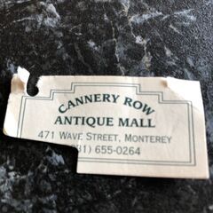 アンティークショップ品　スパイスボトル　2個　Ｈ：１１ｃｍ　カリフォルニアのモントレーのアンティークショップ「CANNERY ROW」で購入したものですの画像