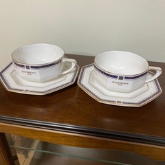 ★美品！●ジバンシー●ティーカップ&ソーサー二客セット