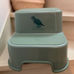 子供　キッズ　椅子　踏み台　恐竜