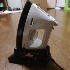 スチームアイロン　新品の画像