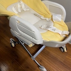 コンビ　ゆらゆらチェア