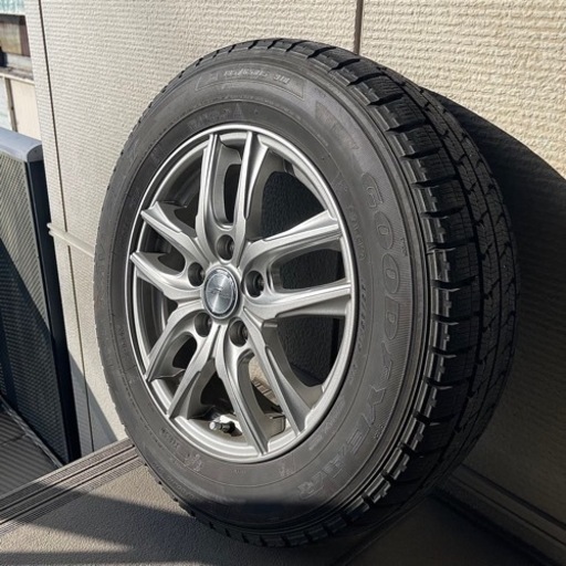15インチ / スタッドレスタイヤ ４本セット ホイール付き