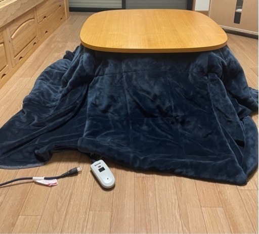 【お引取り者様決定】シングルベッド、ソファ、こたつテーブル、テレビ＋テレビ台、洗濯機全部まとめて売ります！