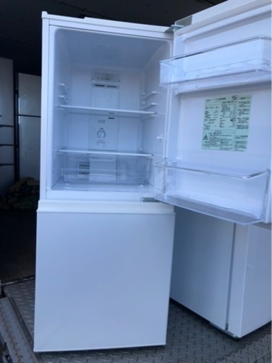 5km以内配送無料　保証付き　2022年式　冷凍冷蔵庫　アクア　AQR-13E8-W　{126L/２枚ドア/右開き}　{アウトレット}