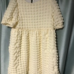 パフスリーブ　スモックドレス　新品の画像
