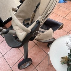 ストッケ　ベビーカーの画像