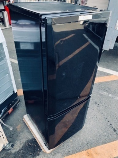 5km以内配送無料　保証付き　三菱 146L 2ドア冷蔵庫（サファイヤブラック）【右開き】MITSUBISHI MR-P15C-B