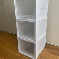 プラスチック衣類収納ケースの画像