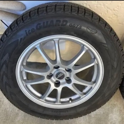 美品　YOKOHAMA スタッドレスタイヤ 225/65R17