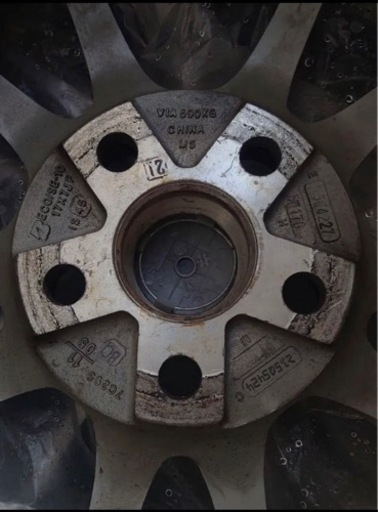 美品　YOKOHAMA スタッドレスタイヤ 225/65R17