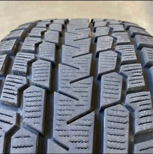 美品　YOKOHAMA スタッドレスタイヤ 225/65R17