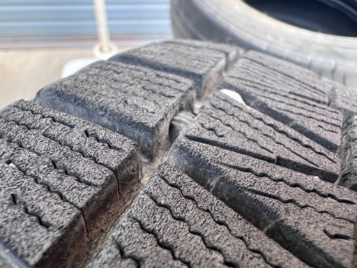 スタッドレスタイヤ175/65R14 14インチ　4.5J 114.3 4穴　