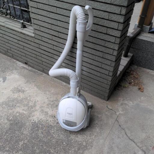 【取引中】日立　掃除機　紙パック式