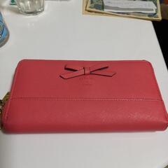 カラーズの財布です。