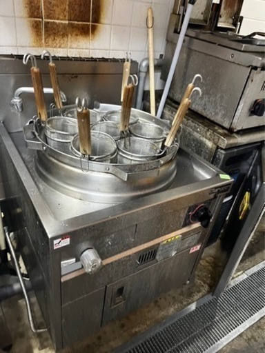 ゆで麺機　テボ付　【指定地域送料無料】