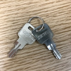 K2302-079  SENTRY 手提げ金庫 SCB-10 中古美品　カギ付(2コ)の画像