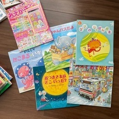 【終了】絵本ドラえもんの漫画や収納グッズや手芸品やおもちゃやバッグなど不用品まとめての画像