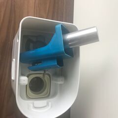 湿度をあげて花粉・ウィルス対策！ アロマトレイ付小型加湿器 ツインバードSK-4974 Compact Humidifierの画像