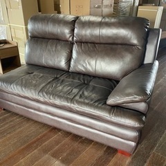【交渉中】革製ソファー！中古だけどまだまだ使えます！20万円したそうです！無料の画像