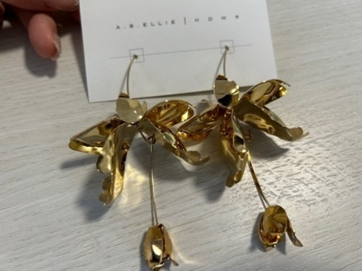 a.b.ellie Magnolia Stem Drop ピアス