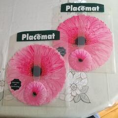 ランチョンマット、コースター付きの画像