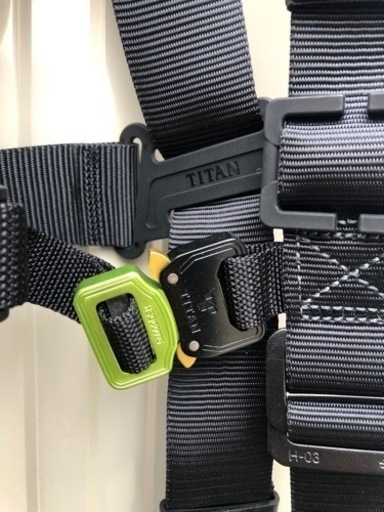 TITAN フルハーネス(新品.未使用)