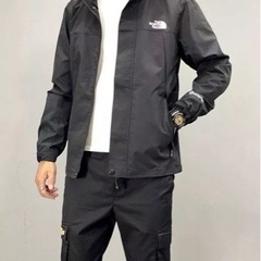 マウンテンパーカーの画像