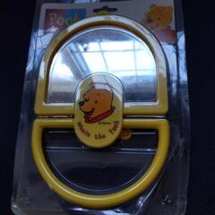 プーさんの鏡とタオルがけ　６