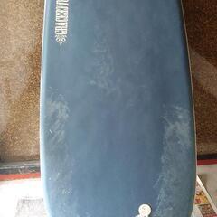 最終値下げ！【初心者の方、サーファーデビューしたい方へ！】コスミックサーフブランドの初心者用ボディーボード3点セット♪ボード入れをおまけで付けます。初めての方は色々教えれます。の画像