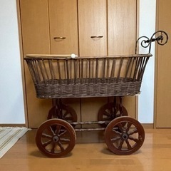 決まりました。レトロ乳母車　籐　の画像
