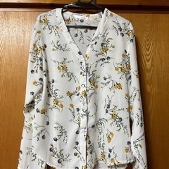 fifth花柄トップス
