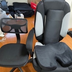 デスクチェア2つの画像