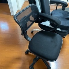 デスクチェア2つの画像