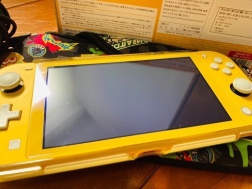 最終値下げ✨Switch rightイエロー！フィルム・マイクラカバー・スプラトゥーンケース付き
