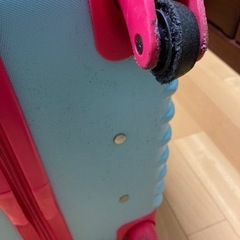 無料でお譲り！キャリーケース(タイヤ2つが破損)の画像