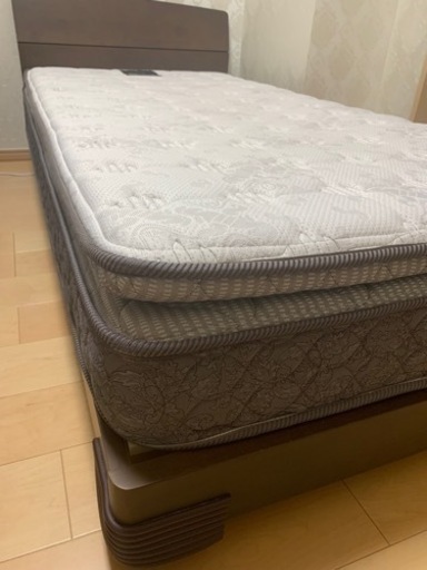 ベッド2台！マットレス付き