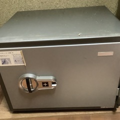 耐火金庫（小）お譲りします