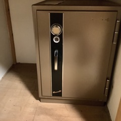 大きめの耐火金庫おゆずりします