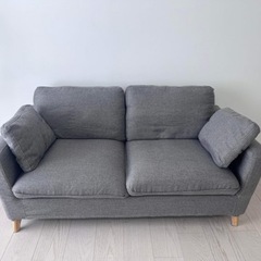 2/12日中に取りに来れる方優先で差し上げますソファ