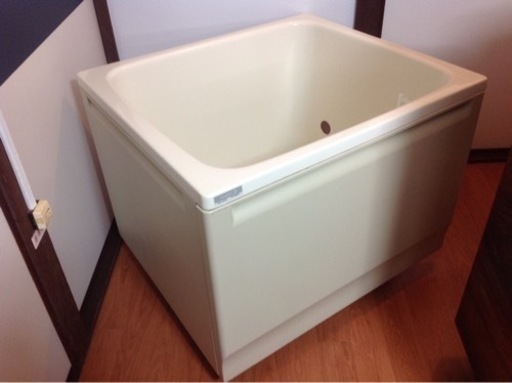 浴槽と風呂給湯器