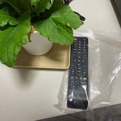 32型液晶テレビ　iPhone充電出来るスピーカー付きの画像